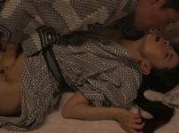 大宮涼香が息子に夜這いされ子宮が疼いてとまらない…背徳感に溺れる母子の近親相姦FUCK！